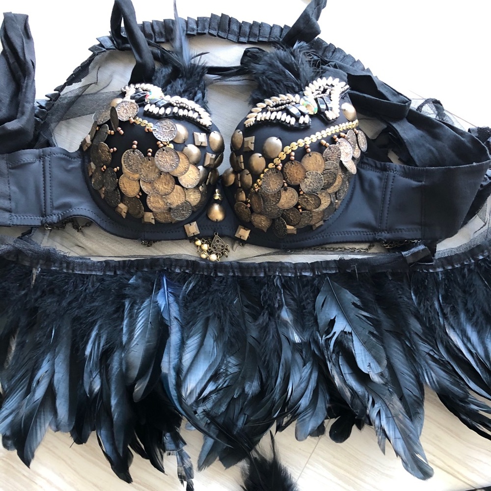 Black Feather Costume Set
